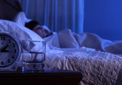 睡前喝水会水肿么？睡前不喝水血液会黏稠？睡前这杯水怎么喝？