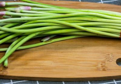 蒜苔的功效与作用、禁忌和食用方法