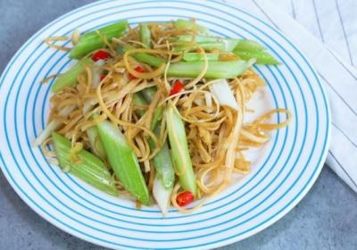 西芹的功效与作用、禁忌和食用方法