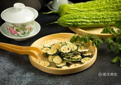 干苦瓜片泡水喝的禁忌
