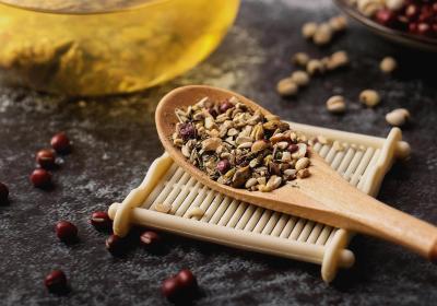 除了祛湿减肥，红豆薏米茶还有哪些好处？