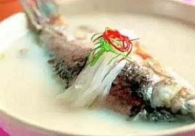 春季适合喝鲫鱼赤小豆汤