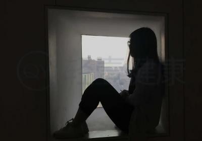 双相情感障碍引起的原因有哪些？常见因素有这几个