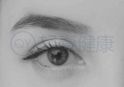 黄斑变性的症状有哪些？多为这几个表现