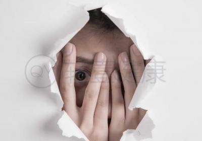 眼底病的症状有哪些？是什么原因导致？