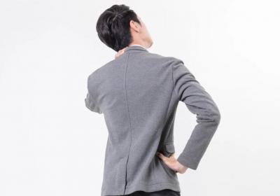 腰背俯偻的症状有哪些？如何治疗？