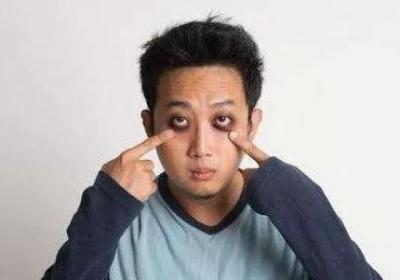 面黑是什么原因造成的？